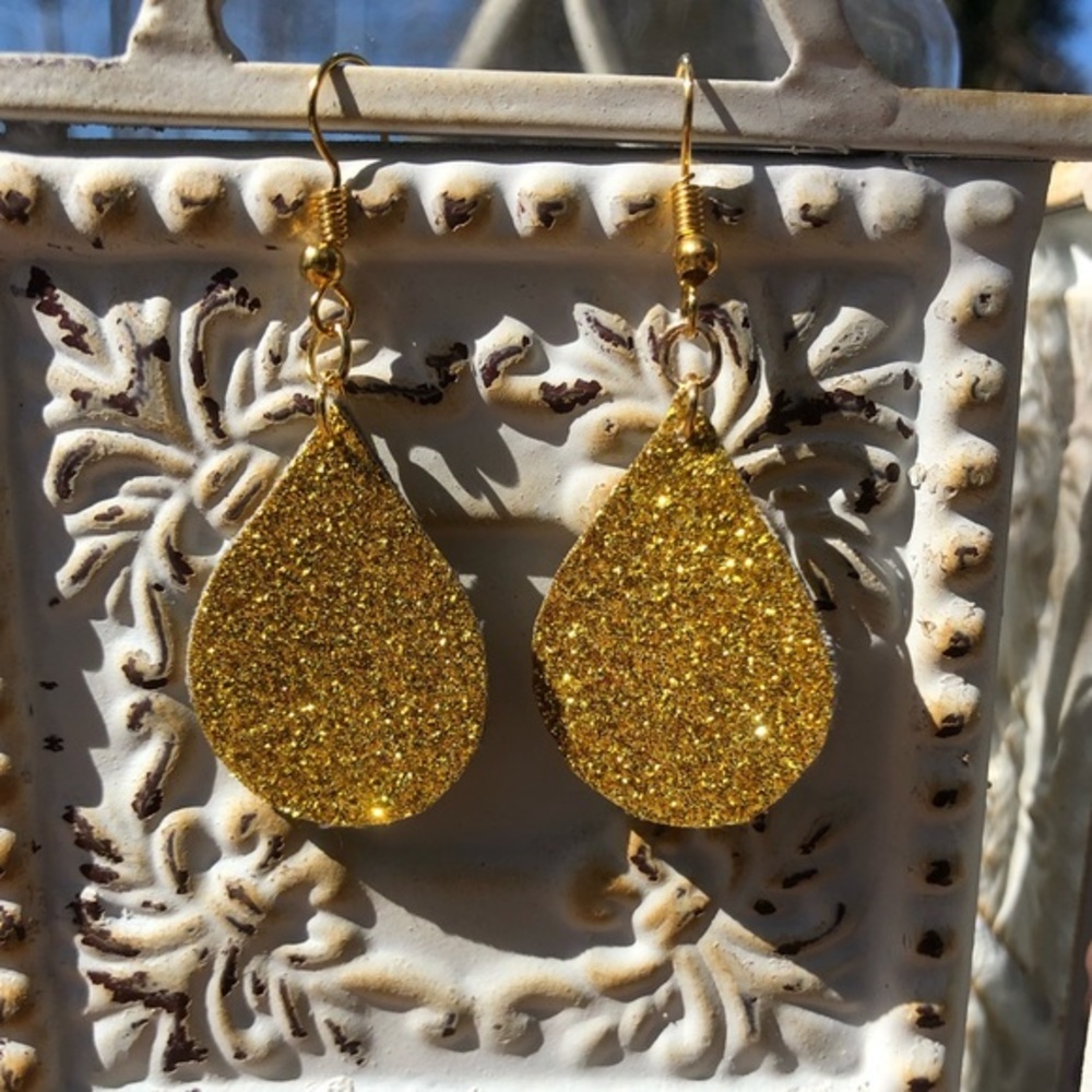 Gold Sparkling Earrings - Picture 2 of 4